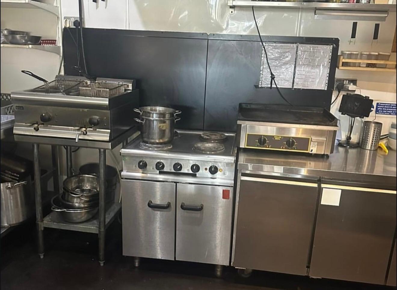 Restaurant for rent in Greater London, 70 High Street, Edgware, Greater London, HA8 7EJ, 61 ft²