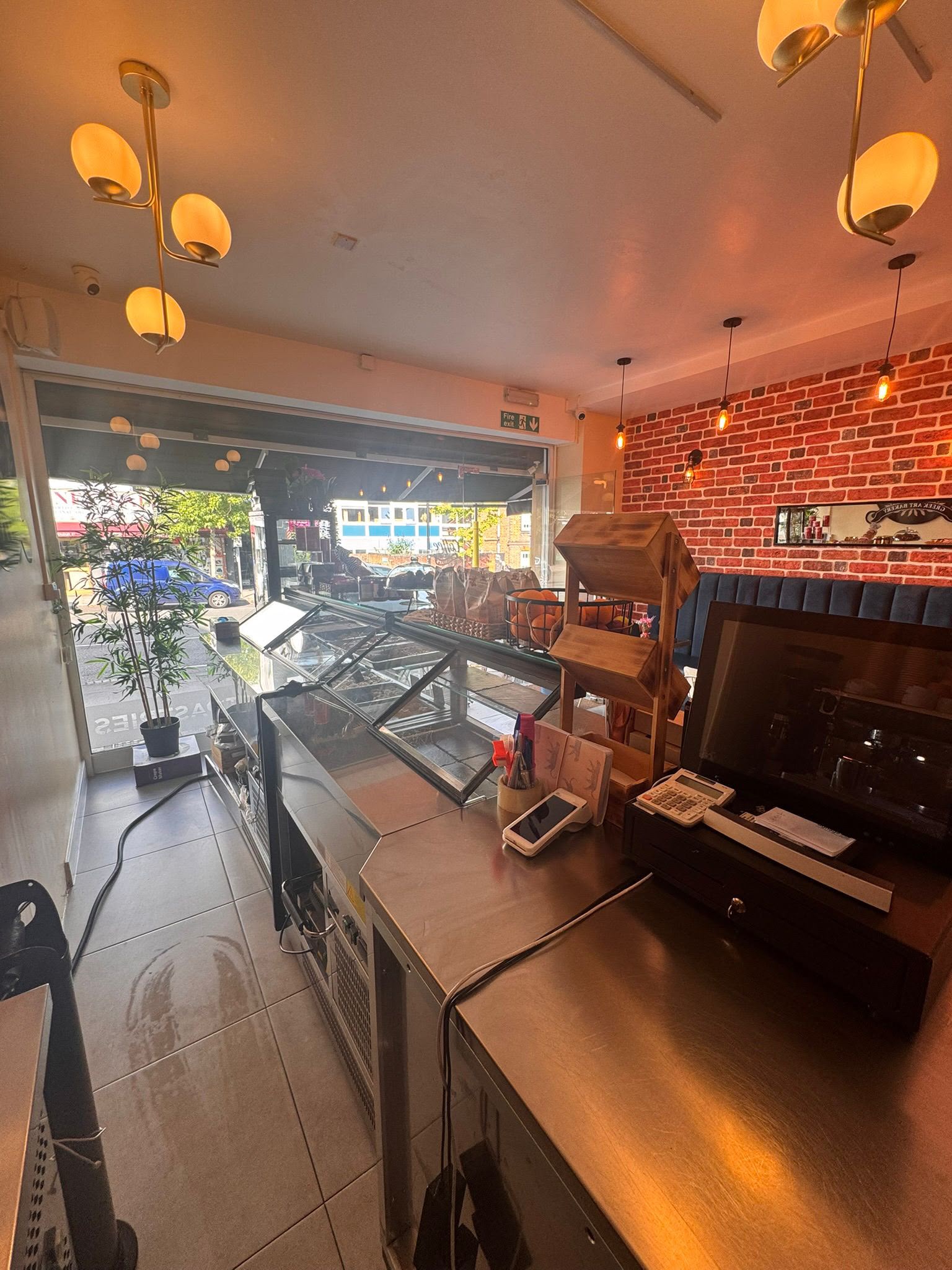 Cafe for rent in Barnet, 11D Hart Street, Barnet, EN5 5UJ, 36 m²