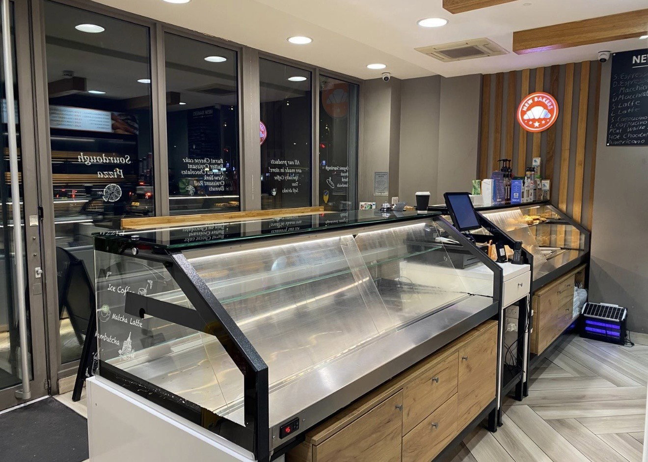 Cafe for rent in London, 9 Turnpike Parade, London, N15 3EA, 170 m²