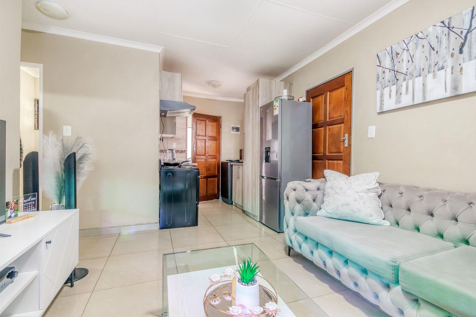 House for sale in Bloubosrand, Randburg, 40 m²