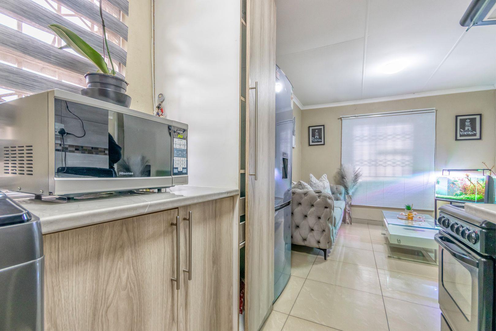 House for sale in Bloubosrand, Randburg, 40 m²