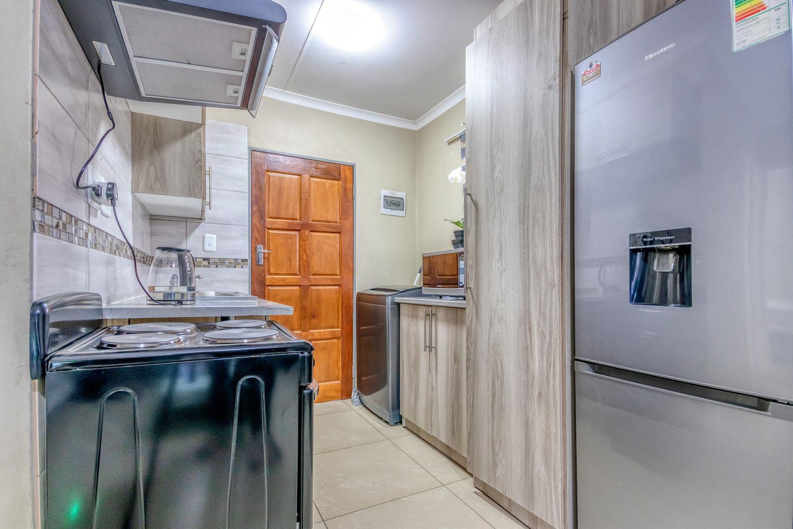 House for sale in Bloubosrand, Randburg, 40 m²