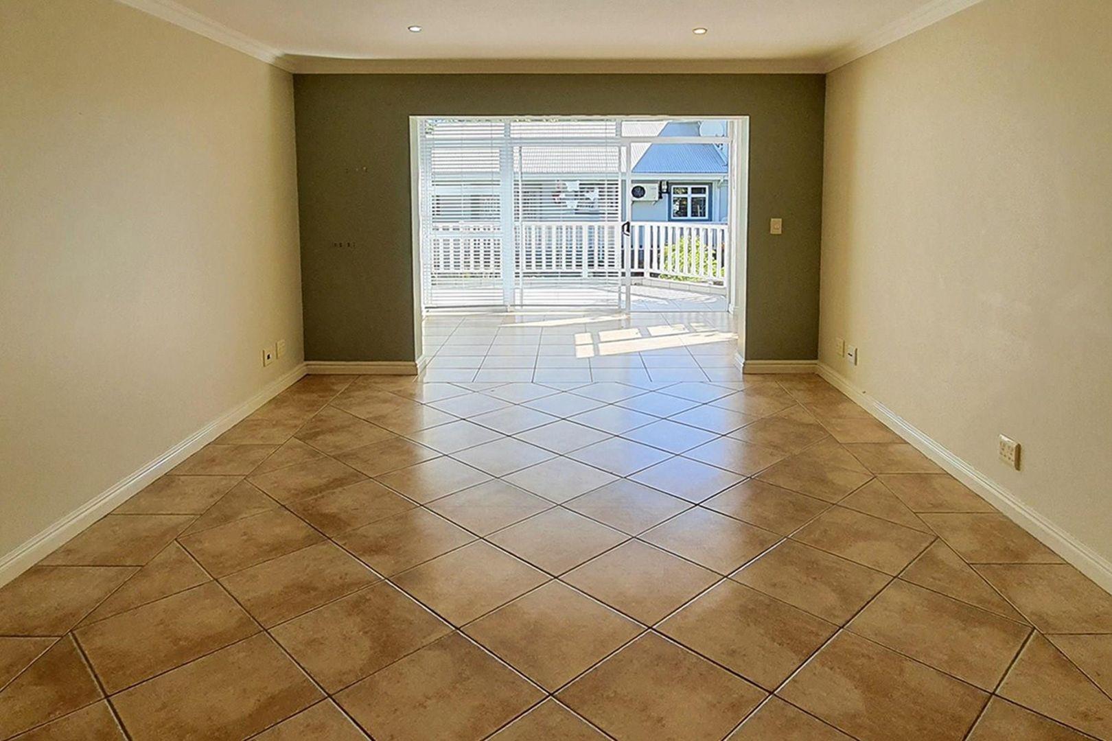 Apartment for rent in Knysna Central, Knysna, 114 m²