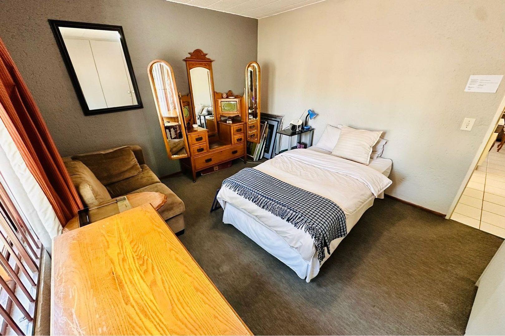 Apartment For Sale in Sandton