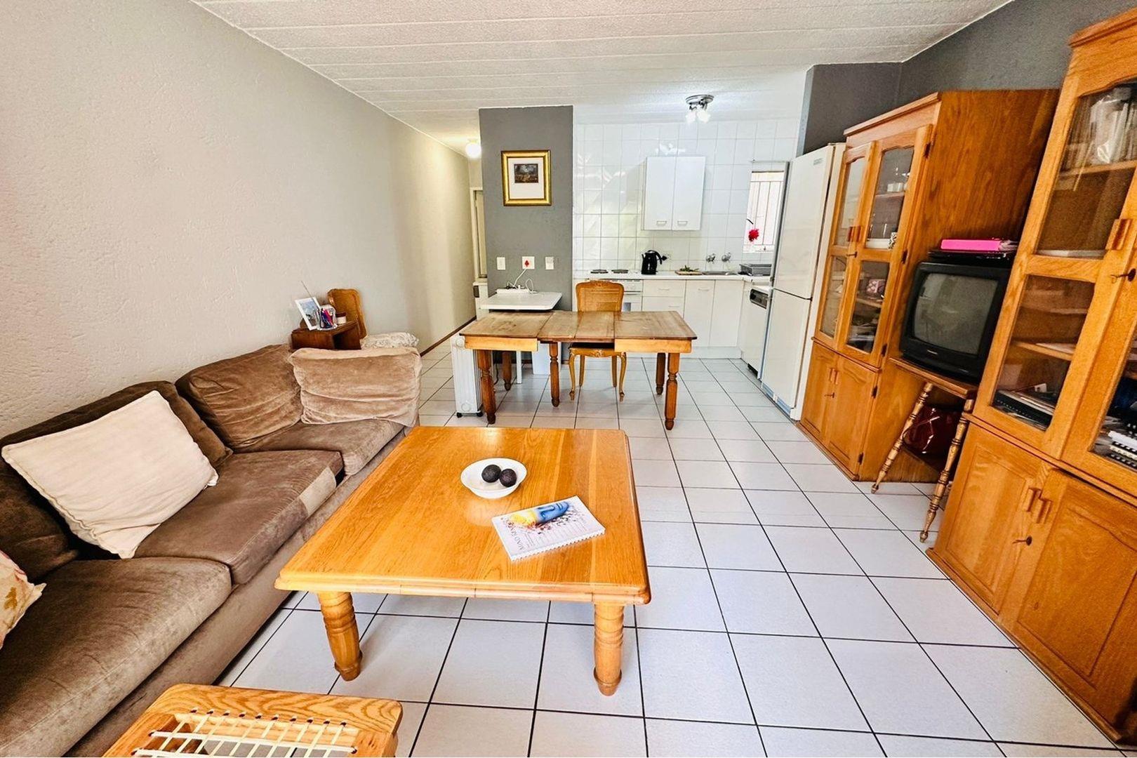 Apartment For Sale in Sandton