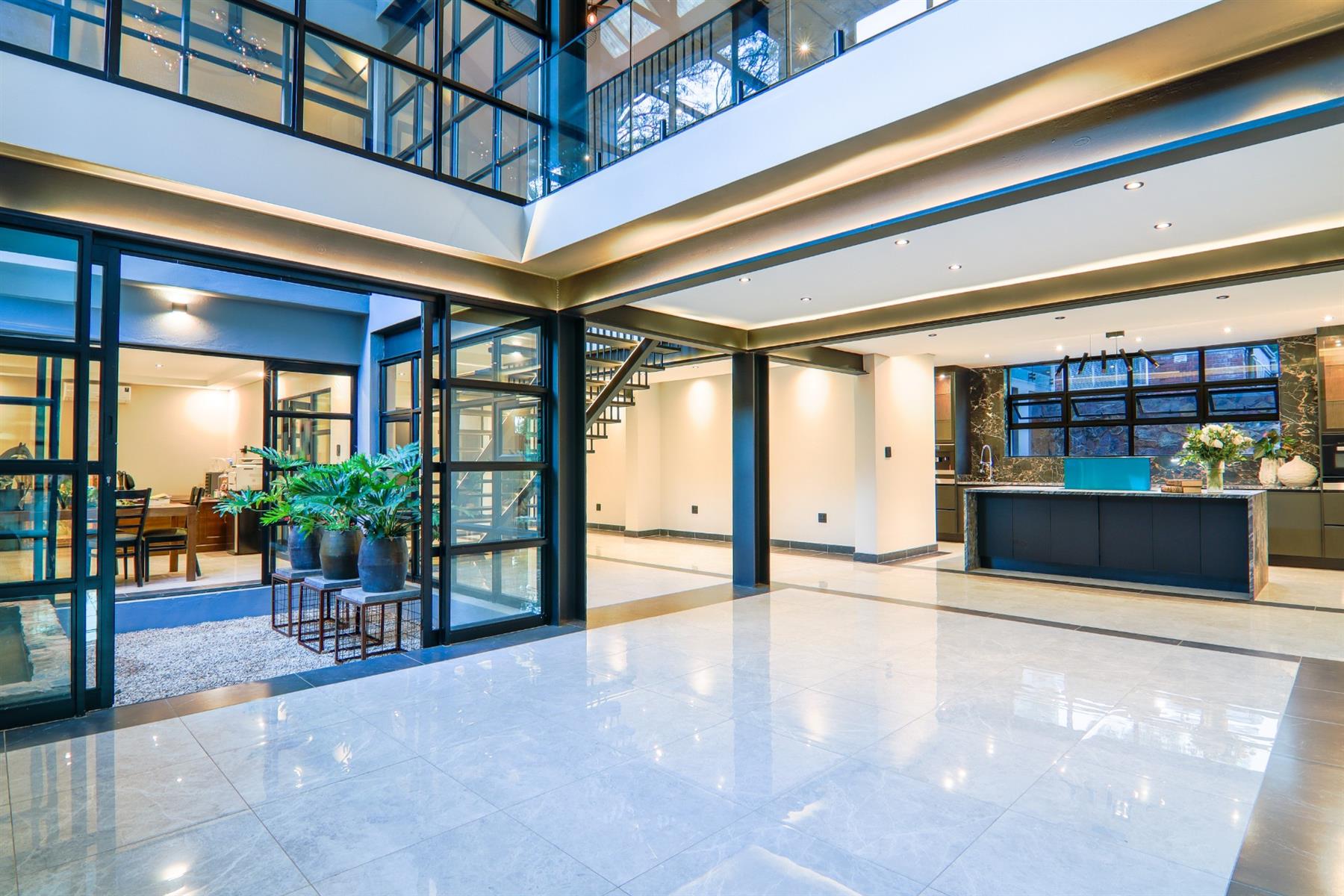House For Sale in Waterkloof, Pretoria