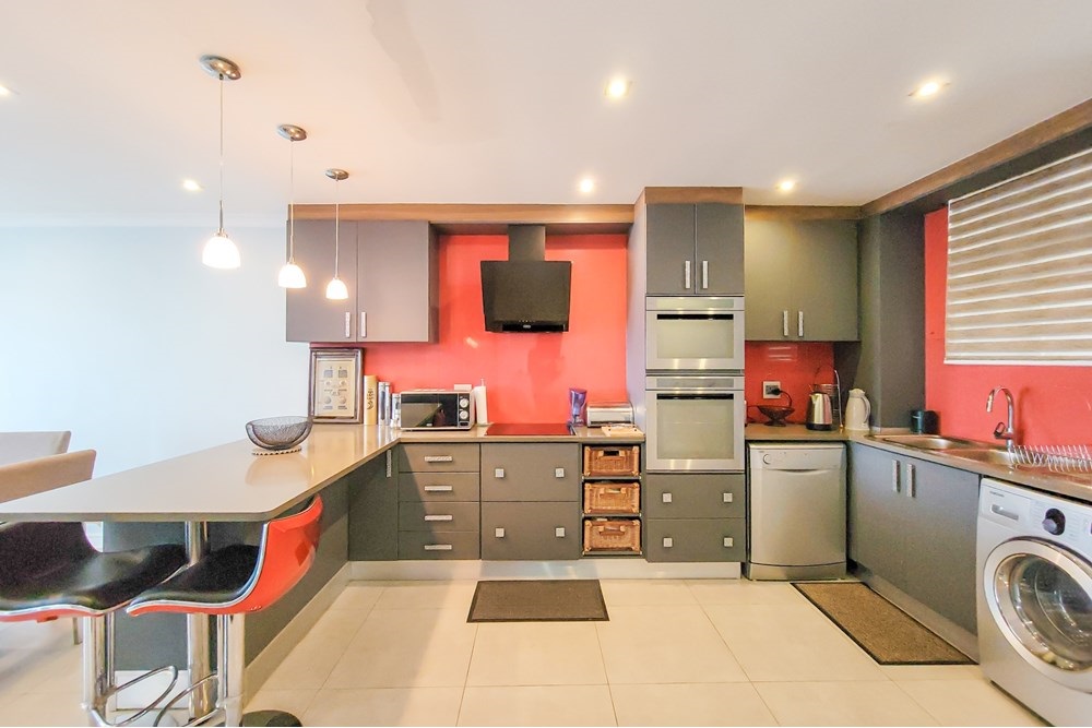 Modern 2 Bedroom unit for sale with sea views in North Beach