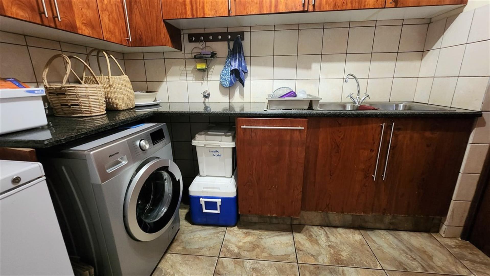 House For Sale in Koro Creek Golf Estate, Modimolle
