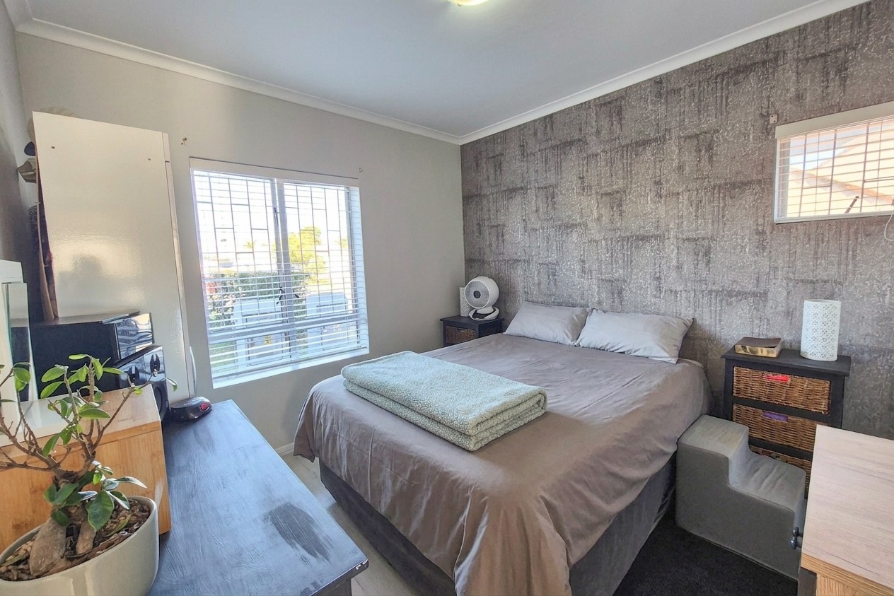 Modern 2-Bedroom Ground-Floor Apartment in Jewel Place, Kleinbron Park