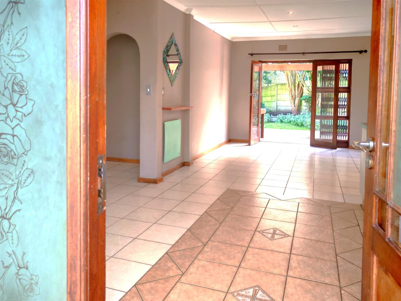 Pet friendly 3bed House plus flatlet set in tranquil gardens to let R20k in Old Place, Knysna