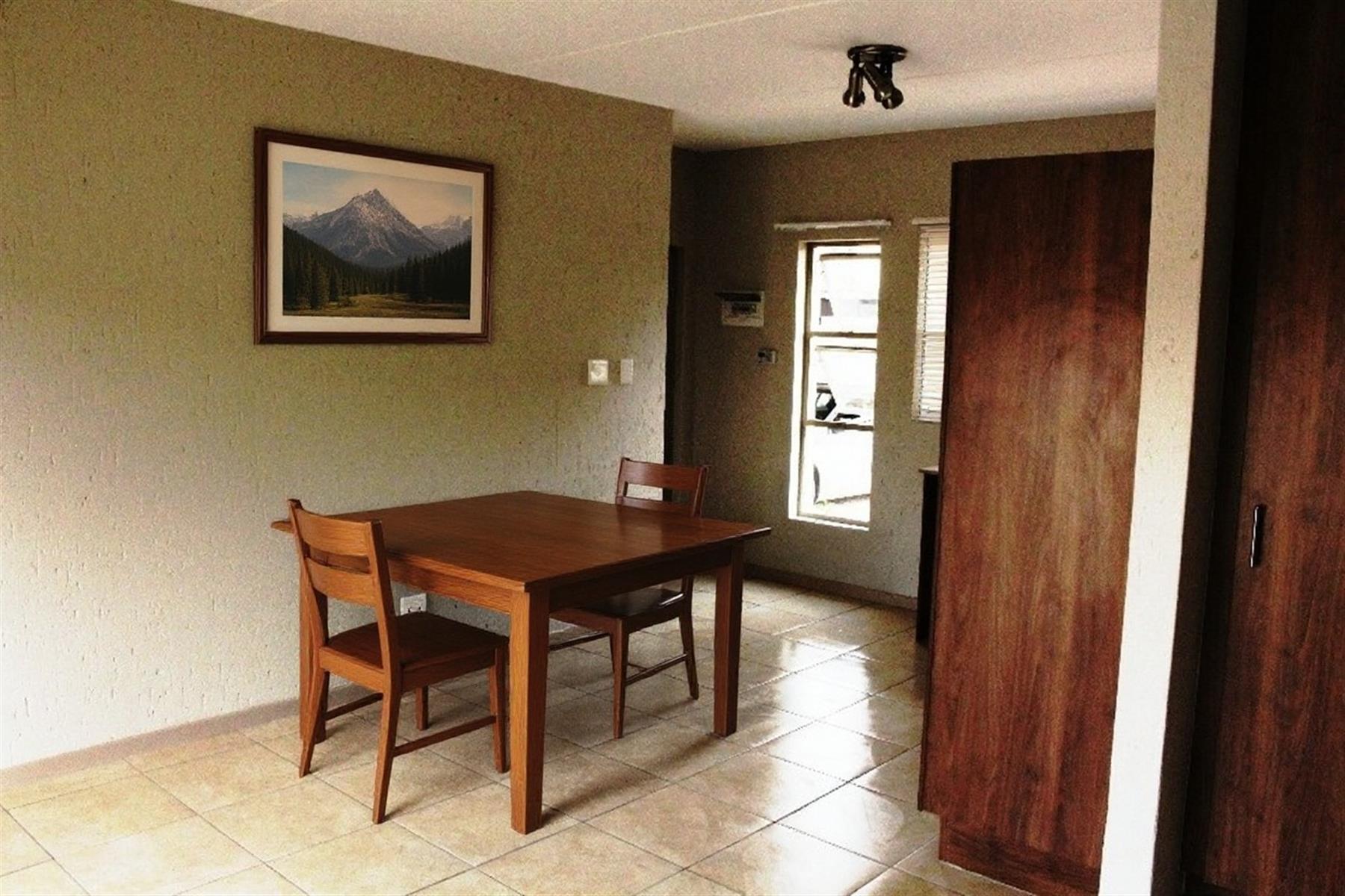 Townhouse for sale in Lonehill, Sandton, 65 m²