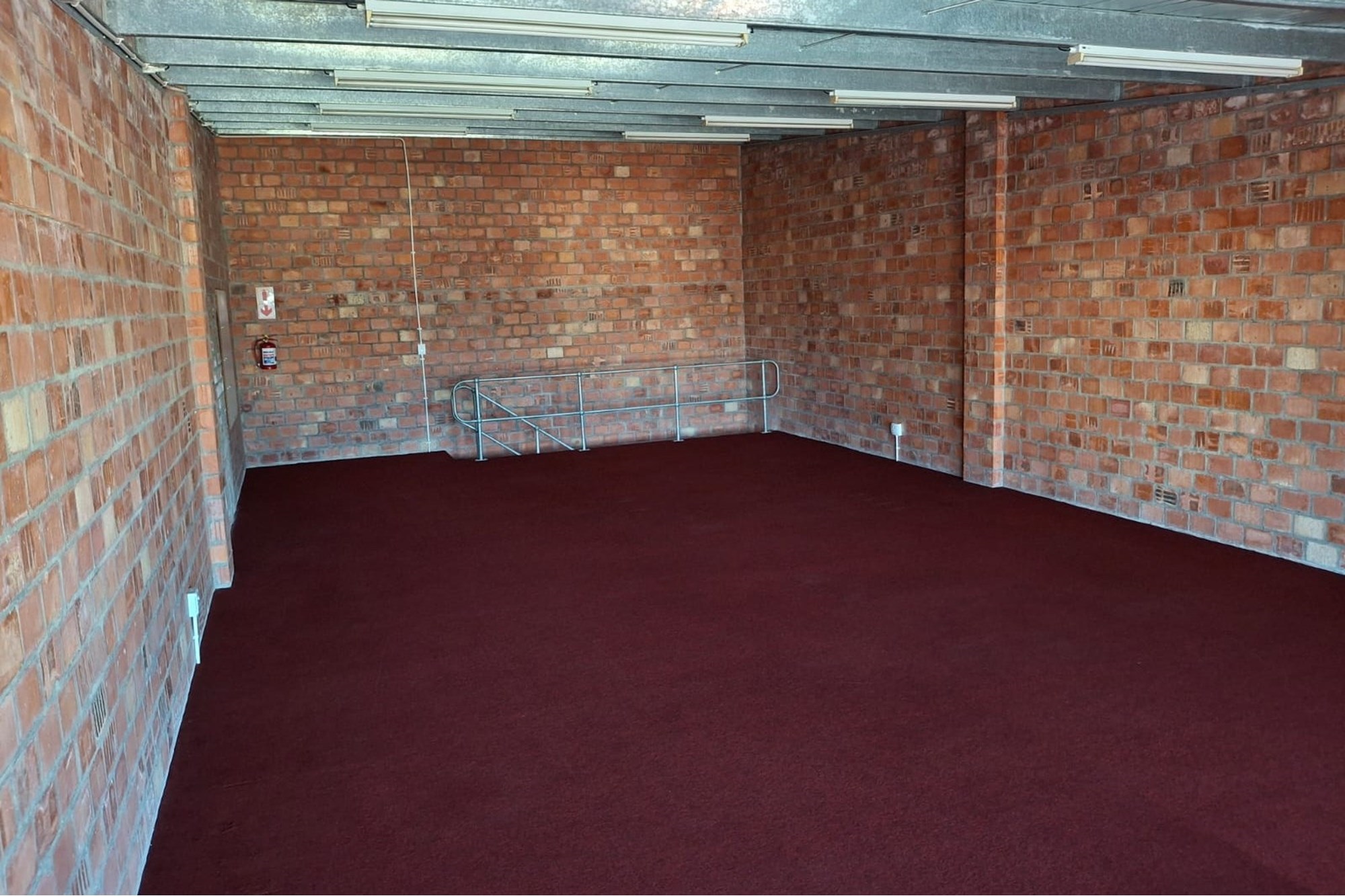 Warehouse for rent in Fairview, Port Elizabeth, 198 m²