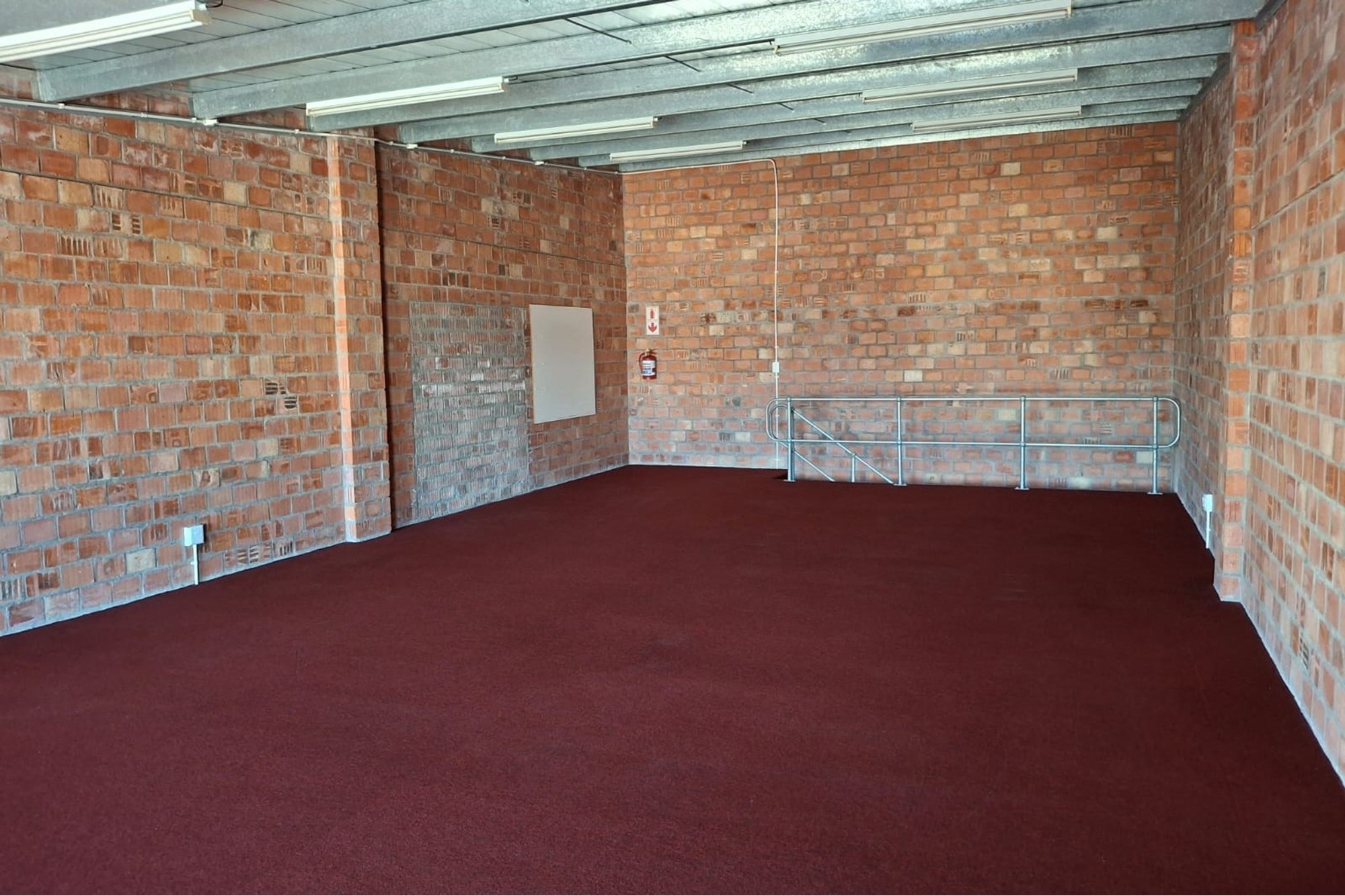 Warehouse for rent in Fairview, Port Elizabeth, 198 m²