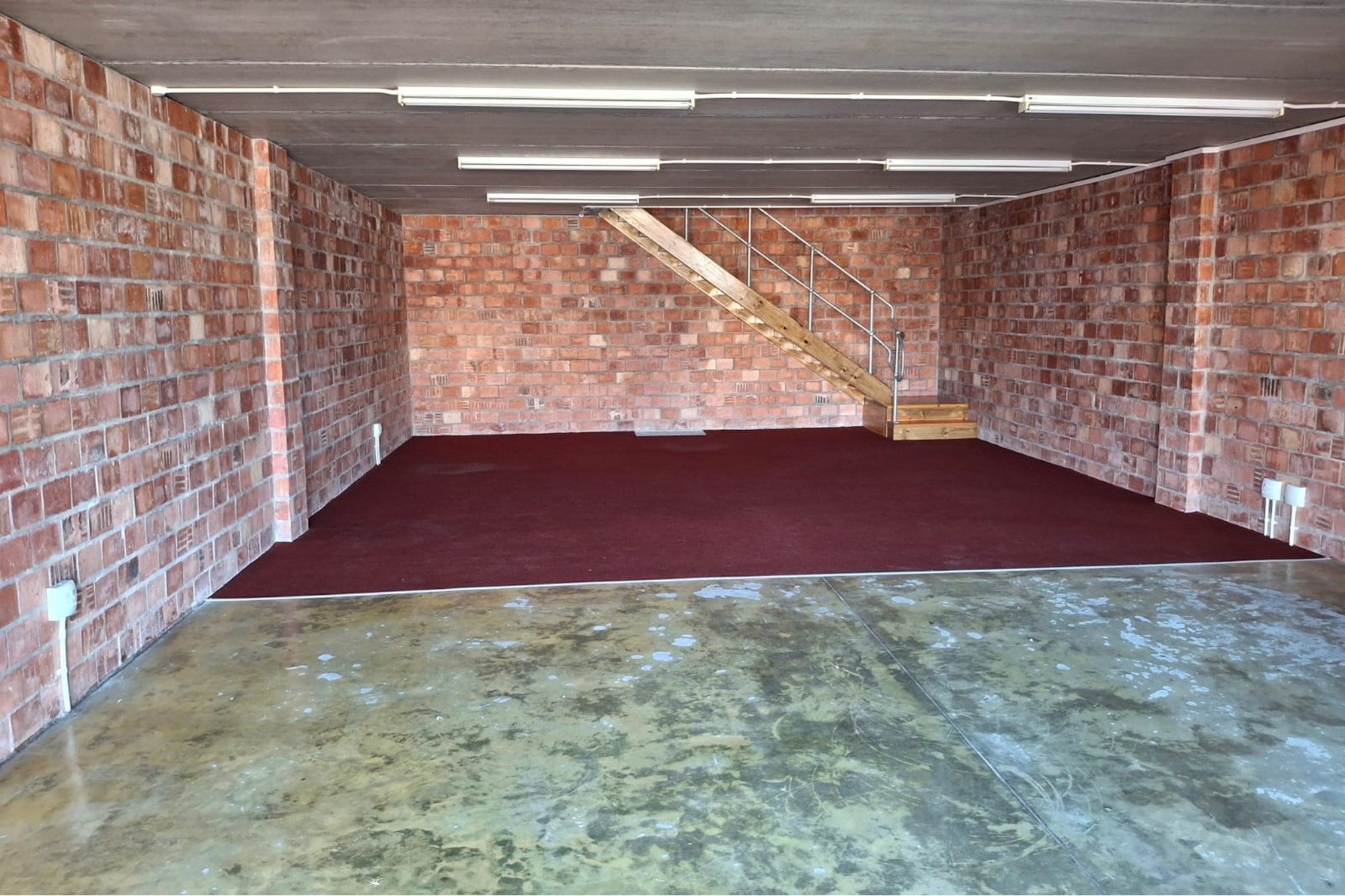 Warehouse for rent in Fairview, Port Elizabeth, 198 m²