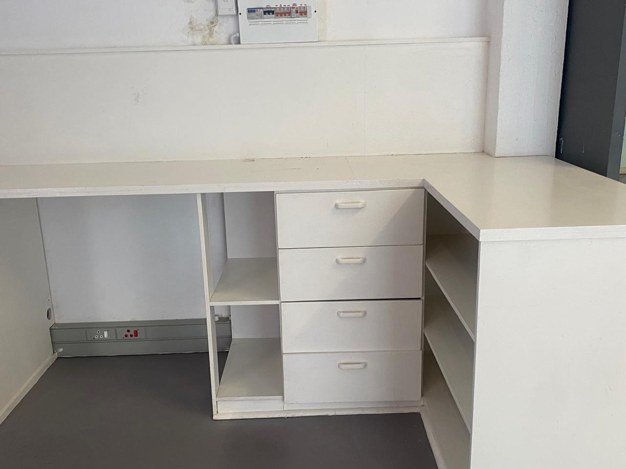 Retail/Office To Let in City Centre
