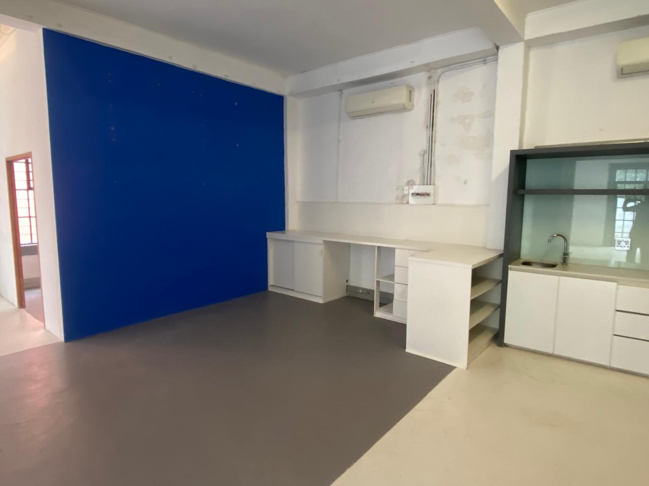 Retail/Office To Let in City Centre