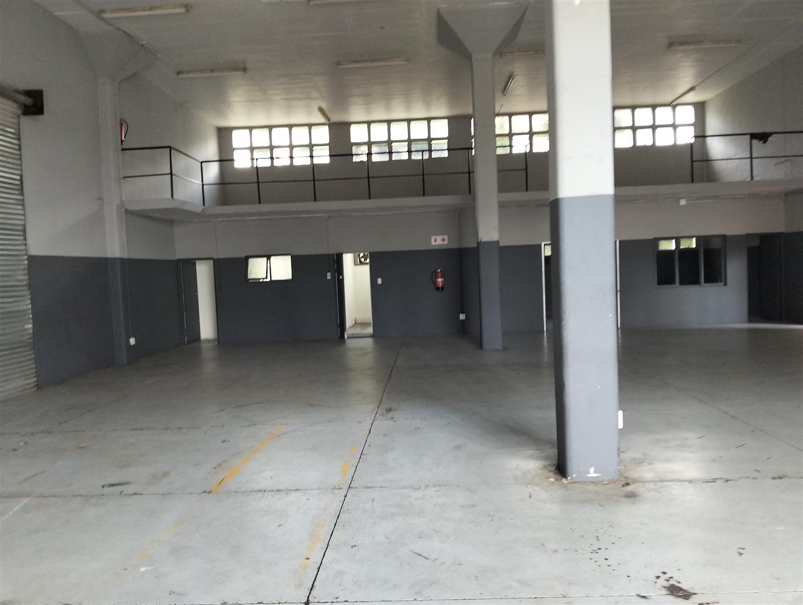 Warehouse to let-New germany.