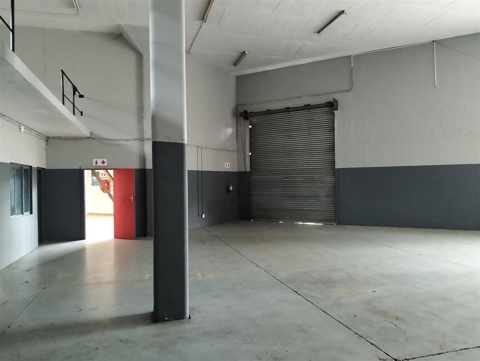 Warehouse to let-New germany.