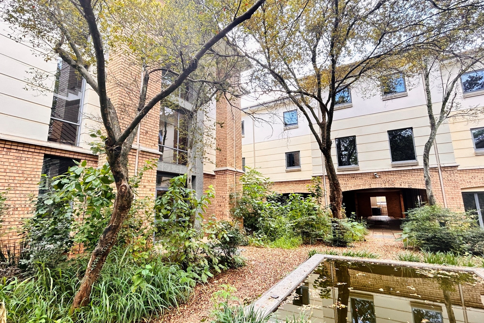 Prestigious Corporate Headquarters in Brooklyn | 3 720m² GBA | Prime Location