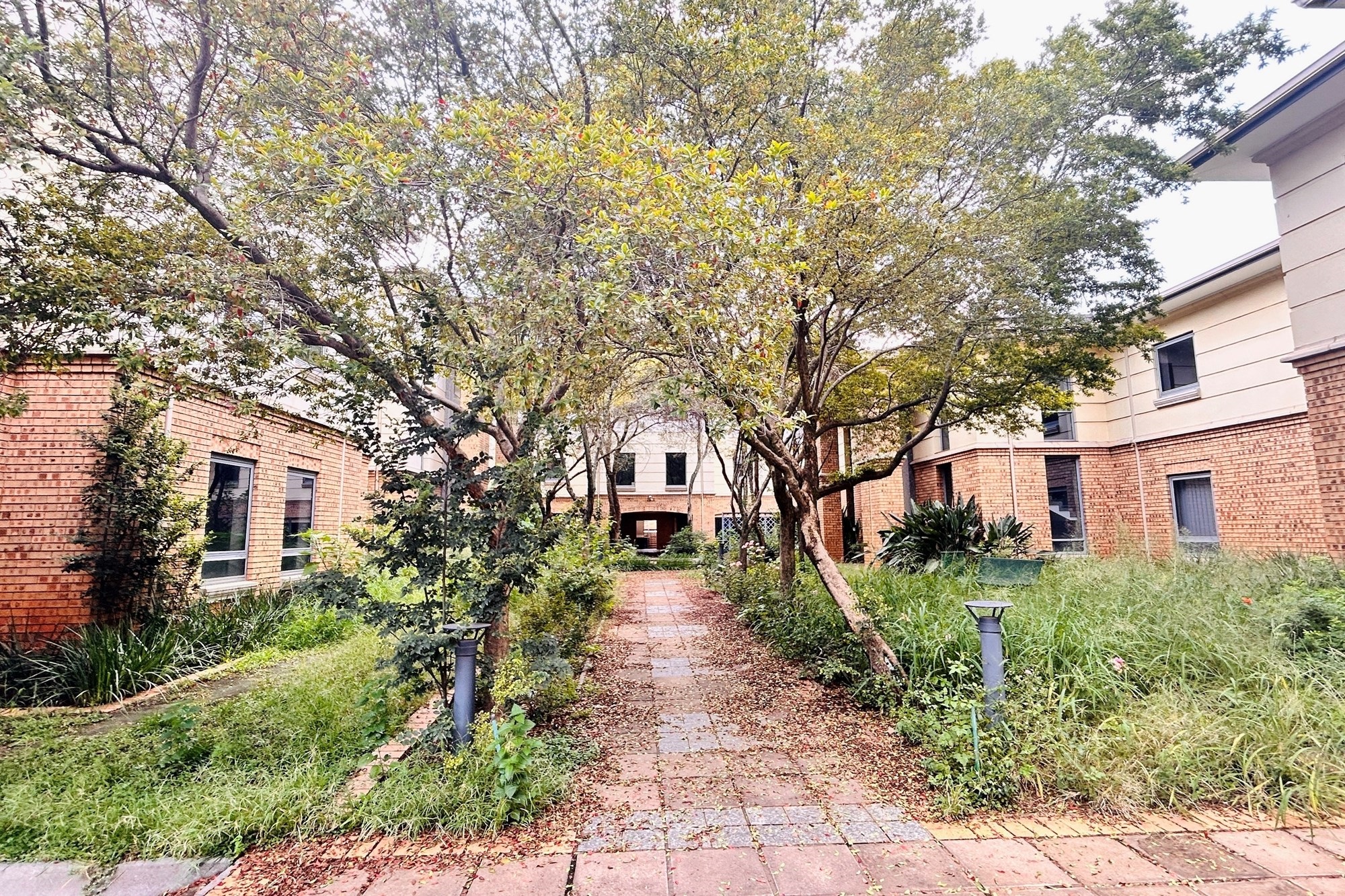 Prestigious Corporate Headquarters in Brooklyn | 3 720m² GBA | Prime Location