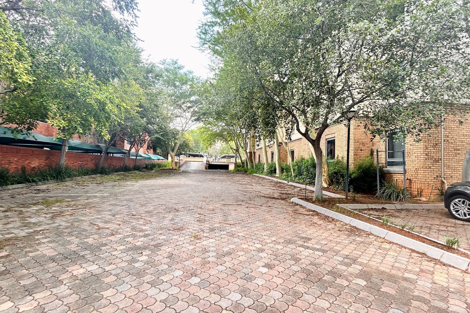 Prestigious Corporate Headquarters in Brooklyn | 3 720m² GBA | Prime Location