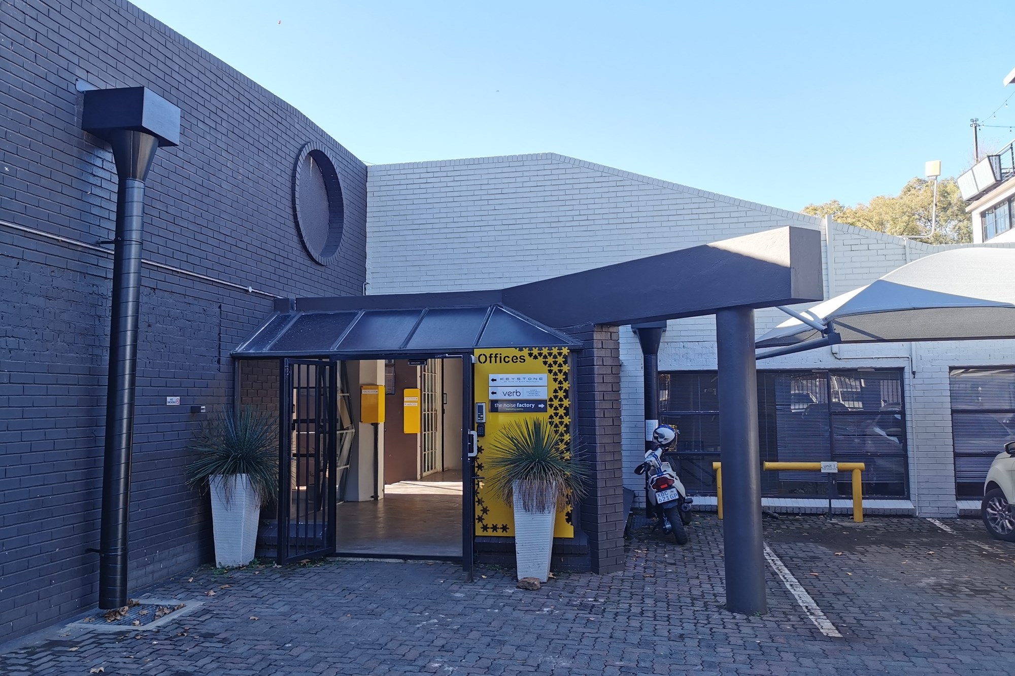 Superb Designer Commercial Space in Creative Precinct