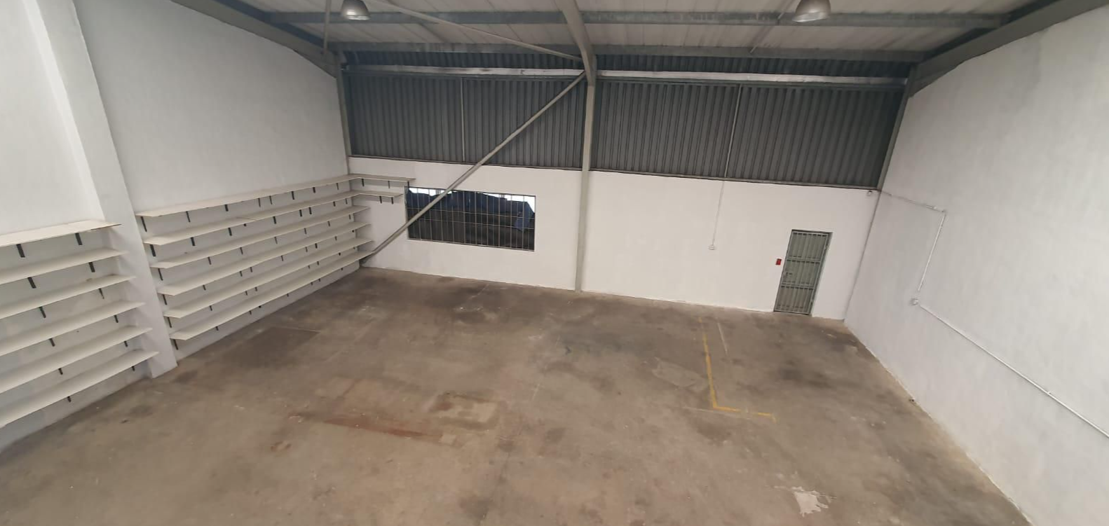 Warehouse for rent in Westmead, Pinetown, KwaZulu Natal, 308 m²