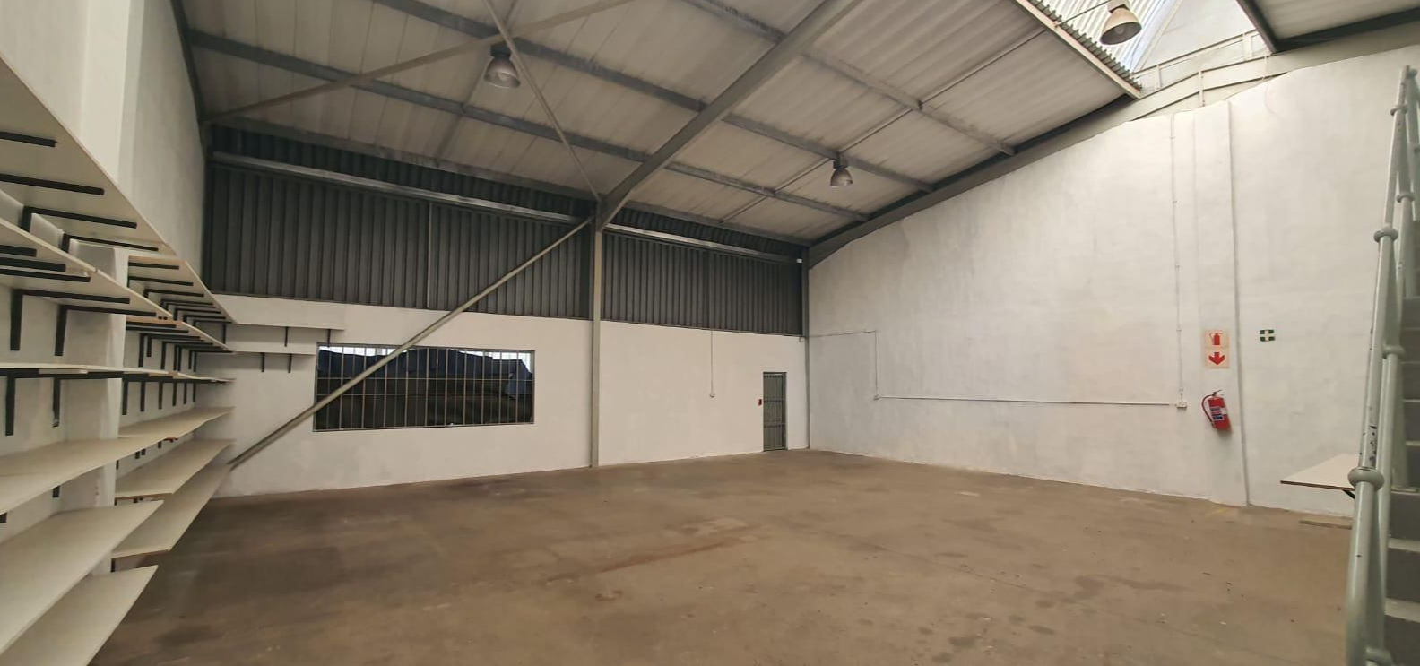 Warehouse for rent in Westmead, Pinetown, KwaZulu Natal, 308 m²