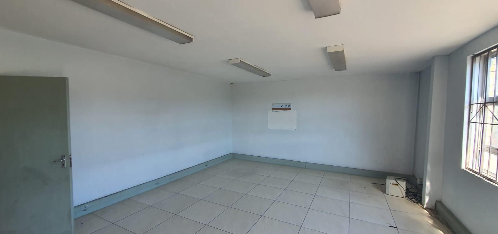 Warehouse for rent in Westmead, Pinetown, KwaZulu Natal, 308 m²