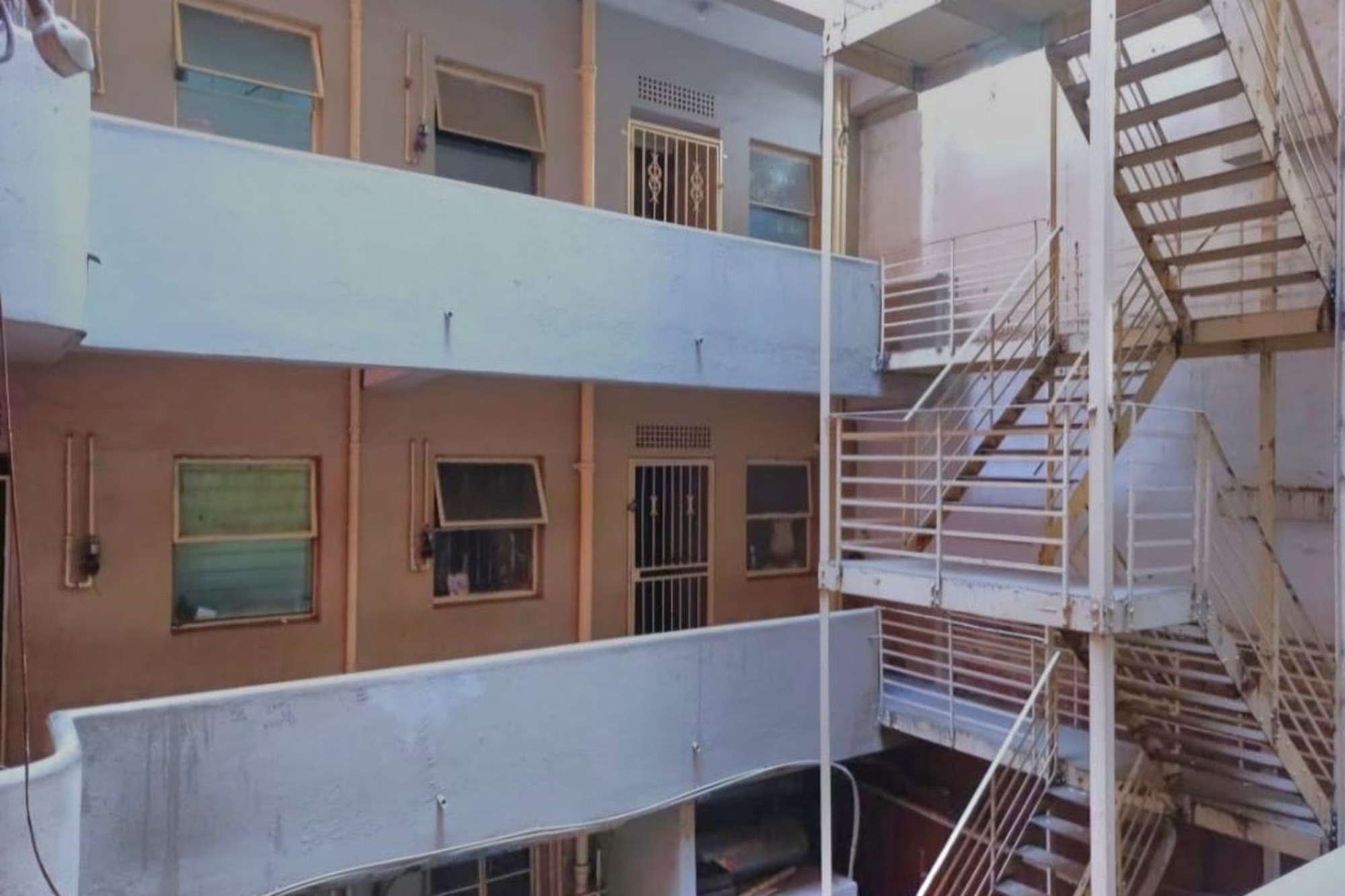 This is a rare opportunity to own a high-yield commercial property !