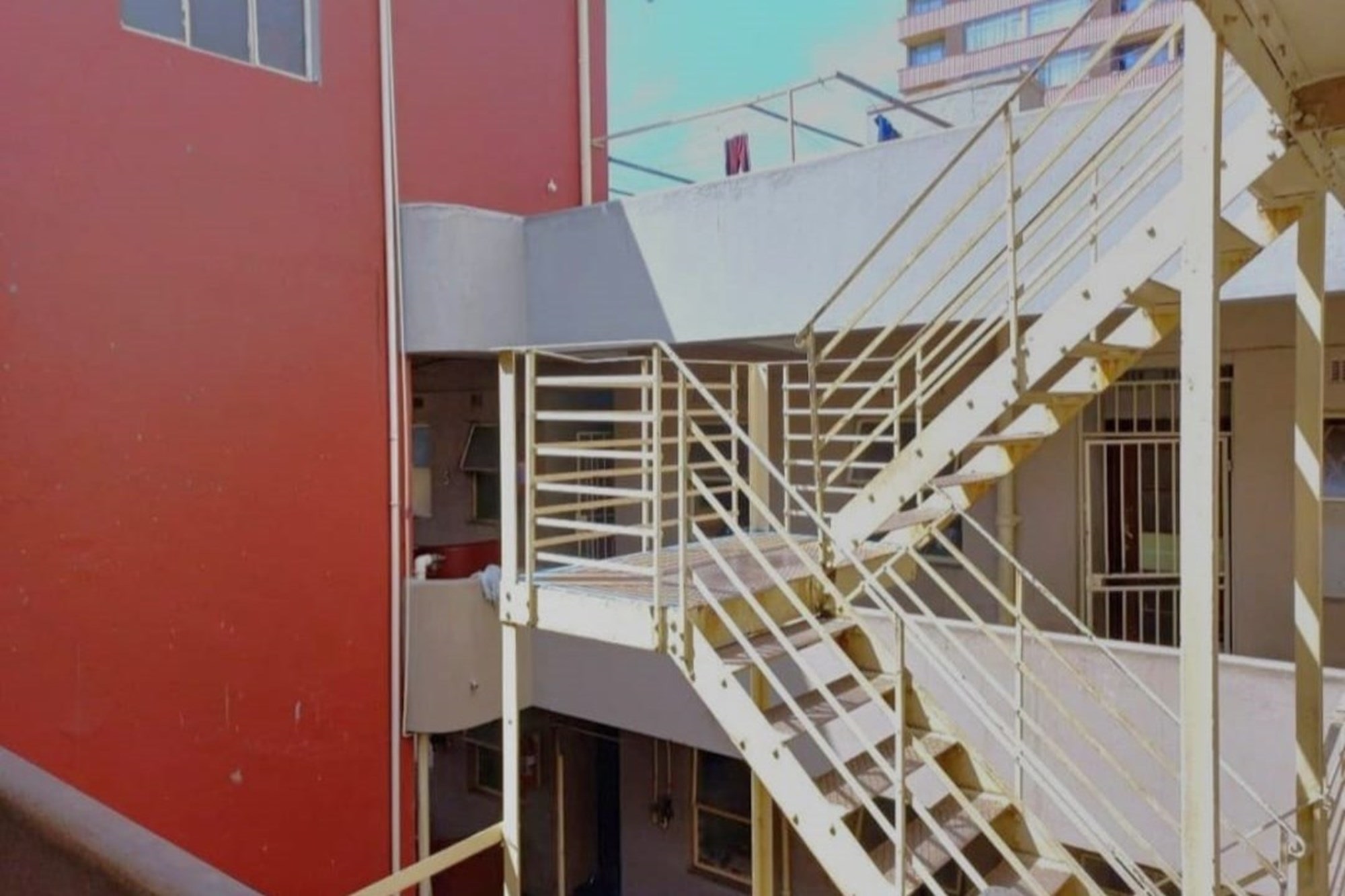 This is a rare opportunity to own a high-yield commercial property !