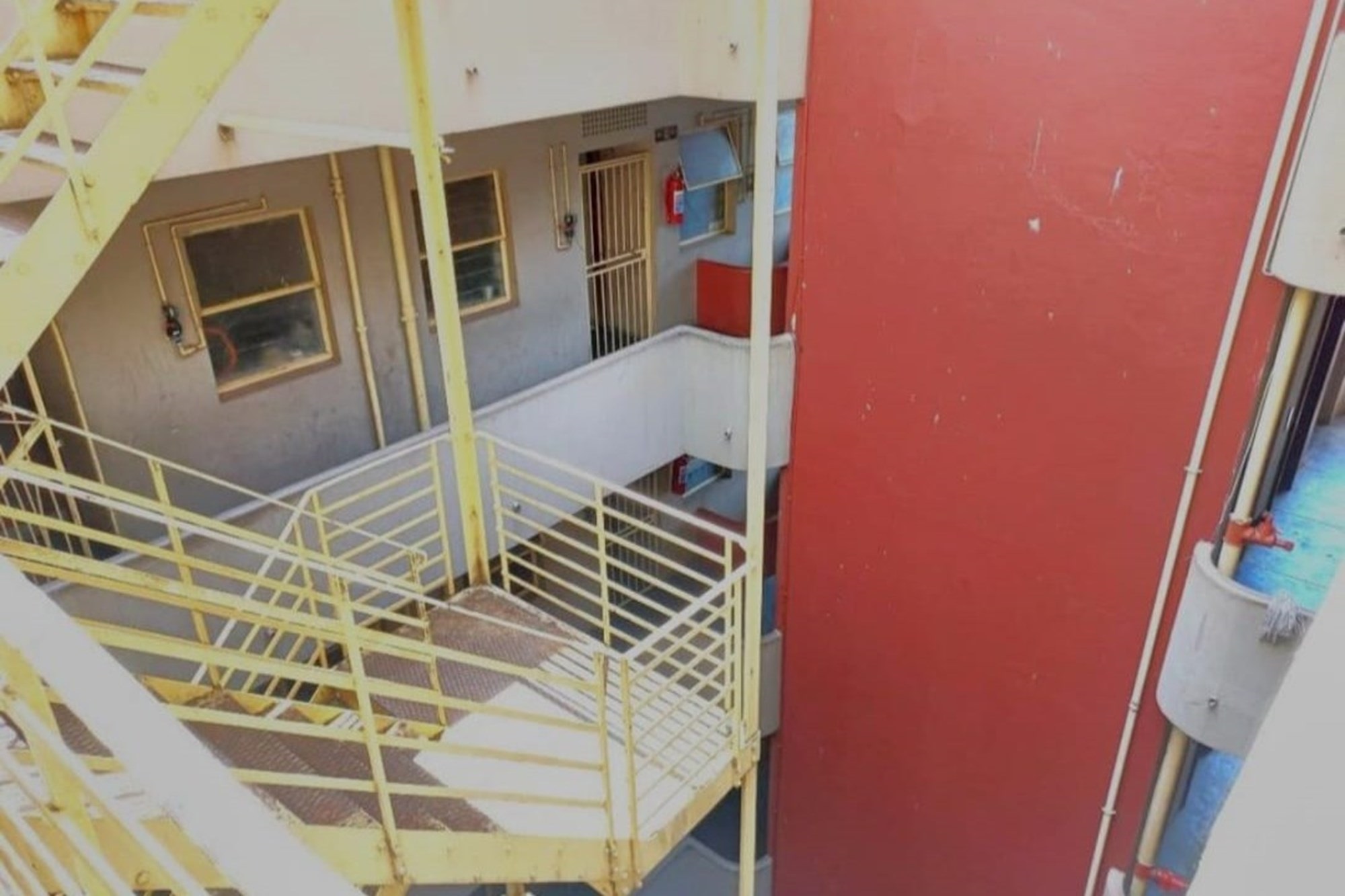 This is a rare opportunity to own a high-yield commercial property !