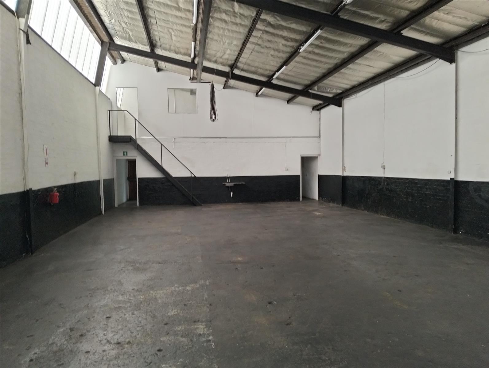 Warehouse for rent in New Germany, Pinetown, KwaZulu Natal, 414 m²