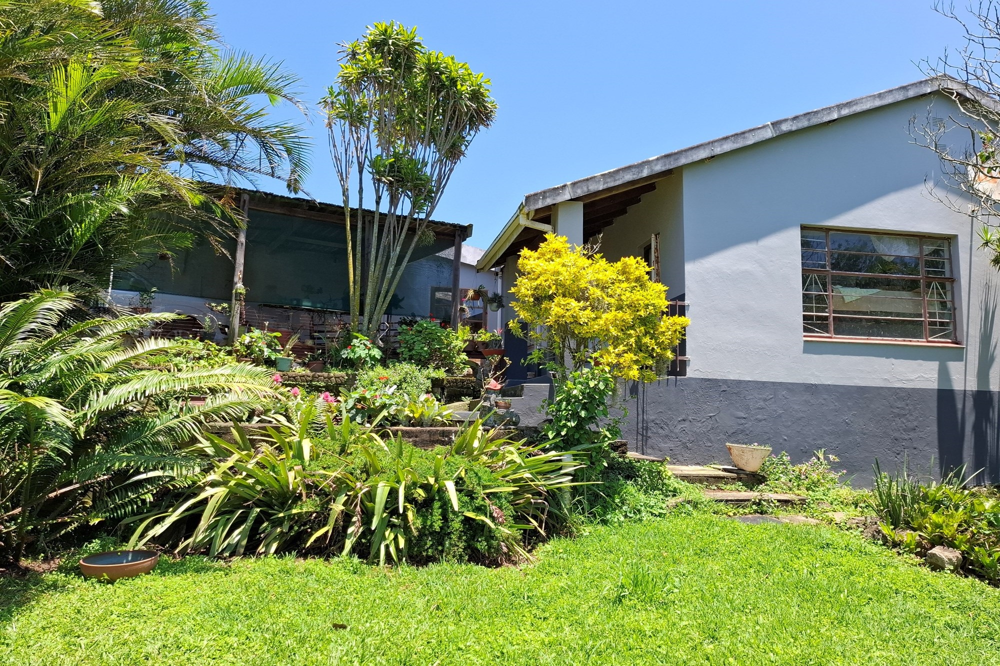 "Ramsgate Gem: Chic Farm and Business Potential"