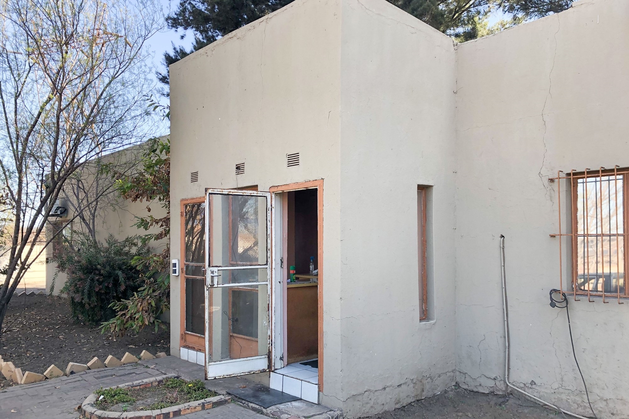 Industrial Property For Sale - Prime Investment Opportunity!