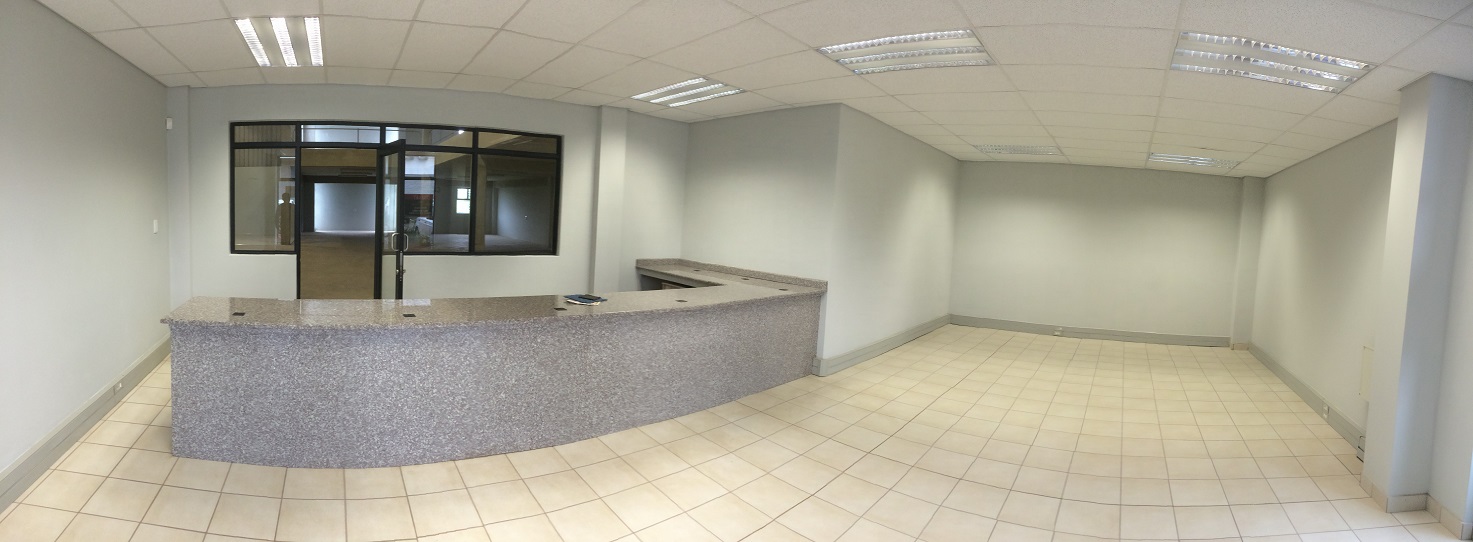 Retail warehouse behind gateway with security and good parking.