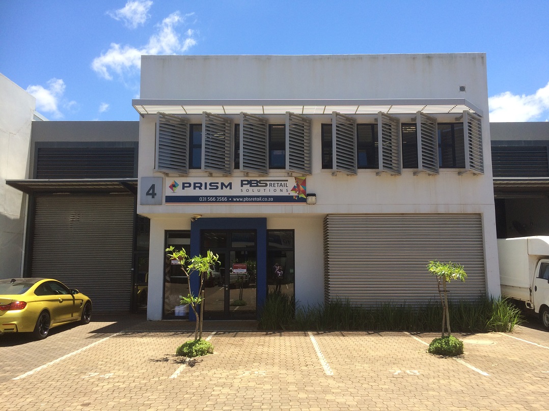 Retail warehouse behind gateway with security and good parking.