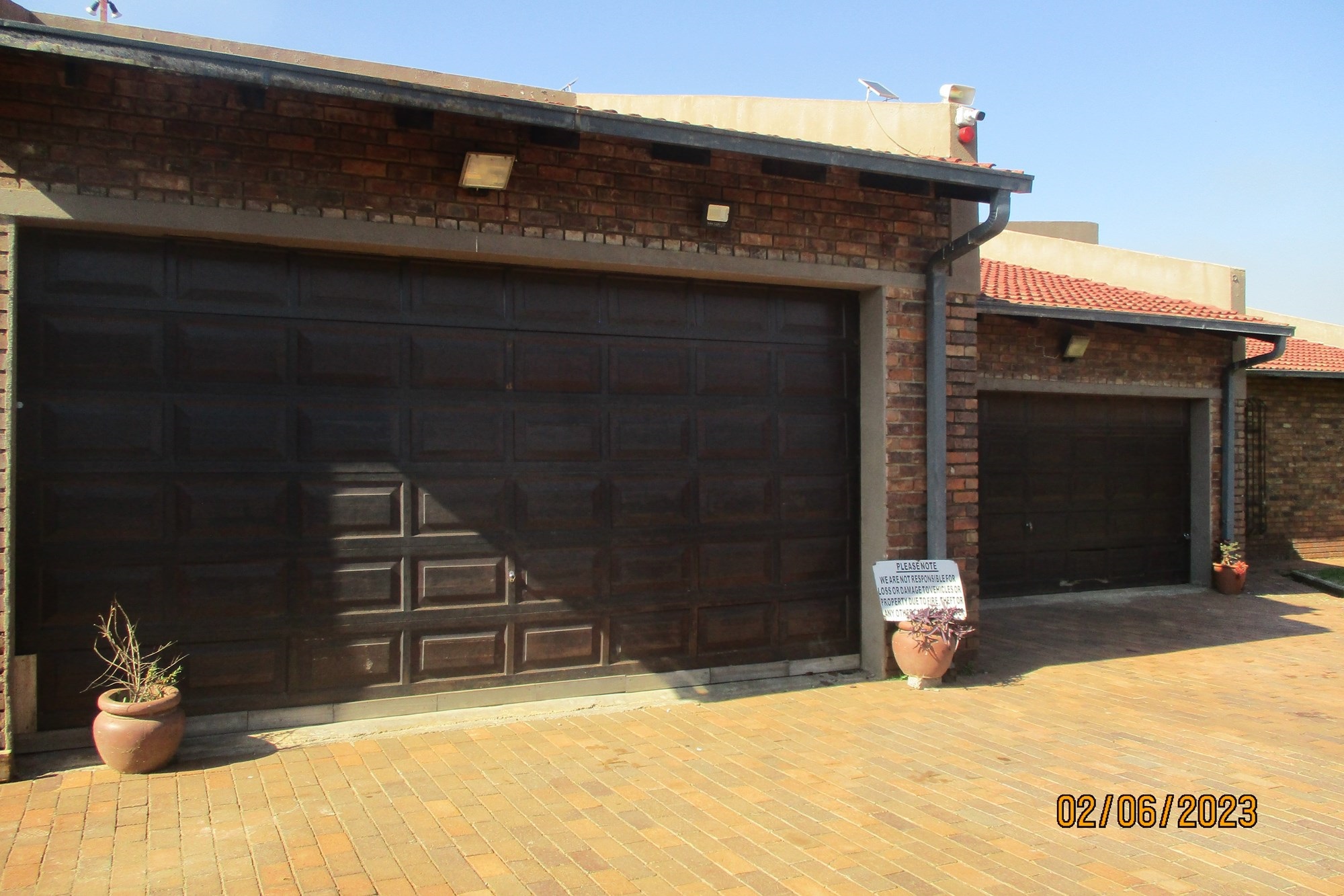 GUEST HOUSE FOR SALE IN THE HEART OF CRYSTAL PARK