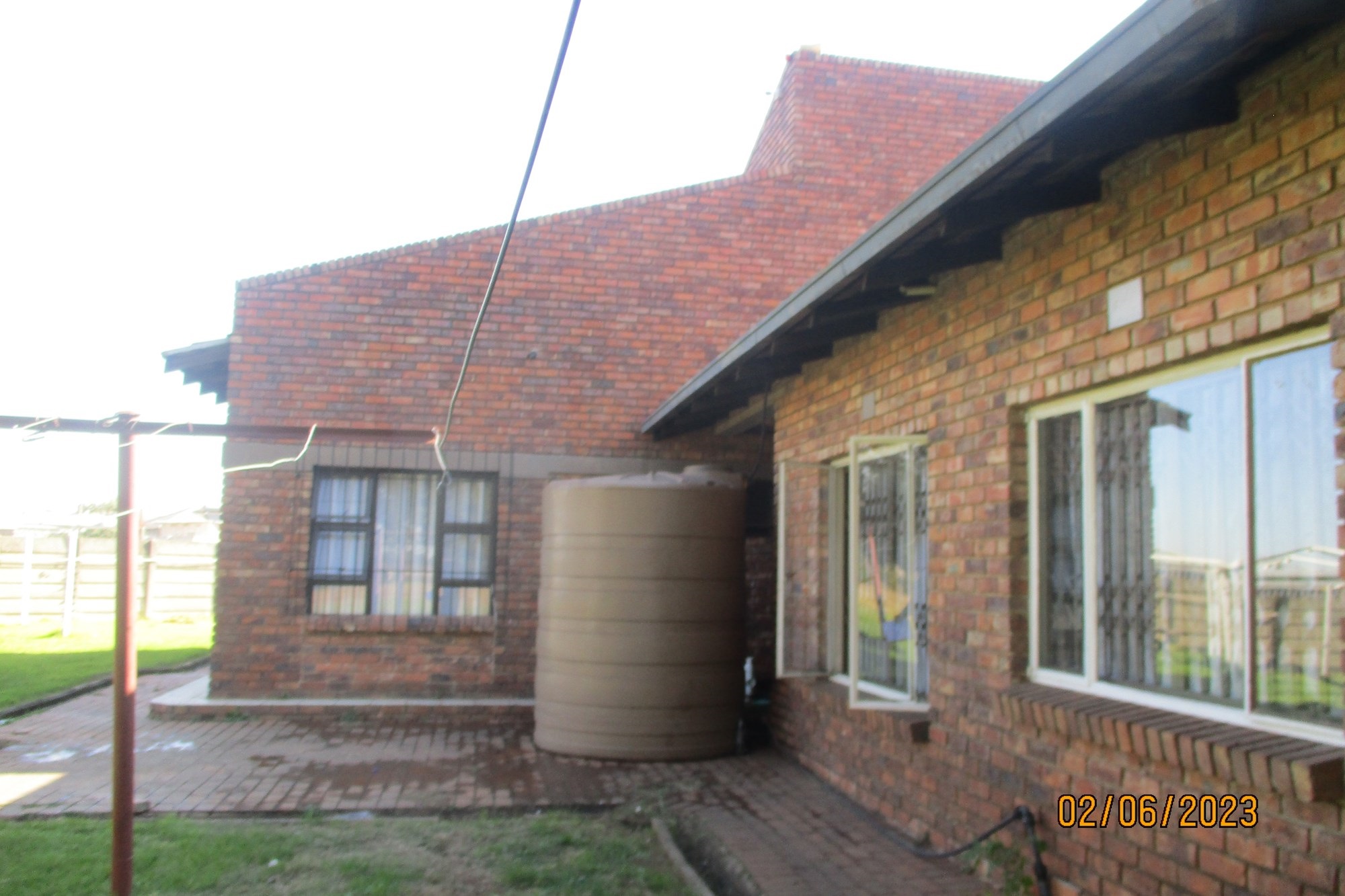 GUEST HOUSE FOR SALE IN THE HEART OF CRYSTAL PARK