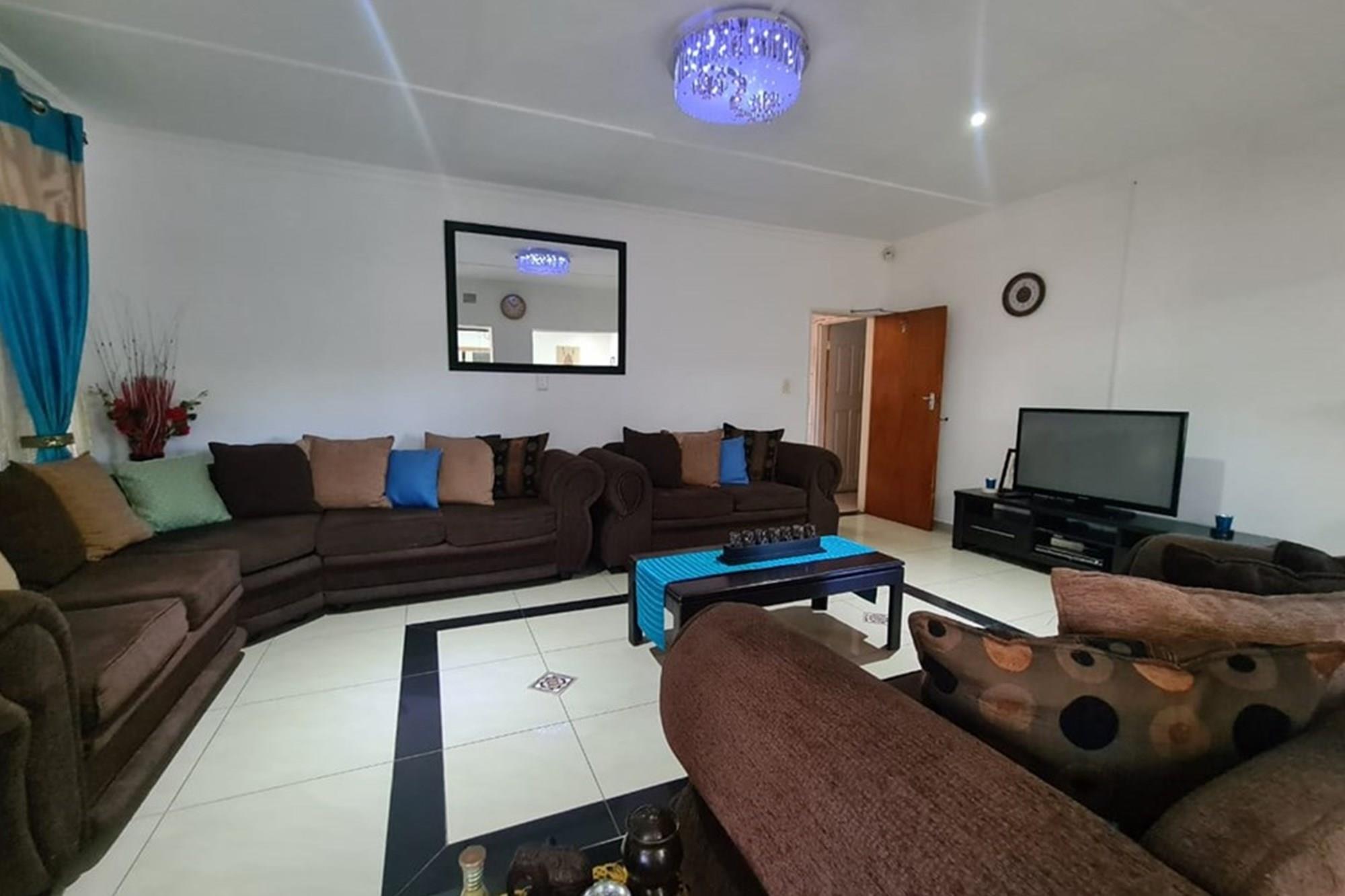 Charming 4-Star Bed and Breakfast in Empangeni For Sale