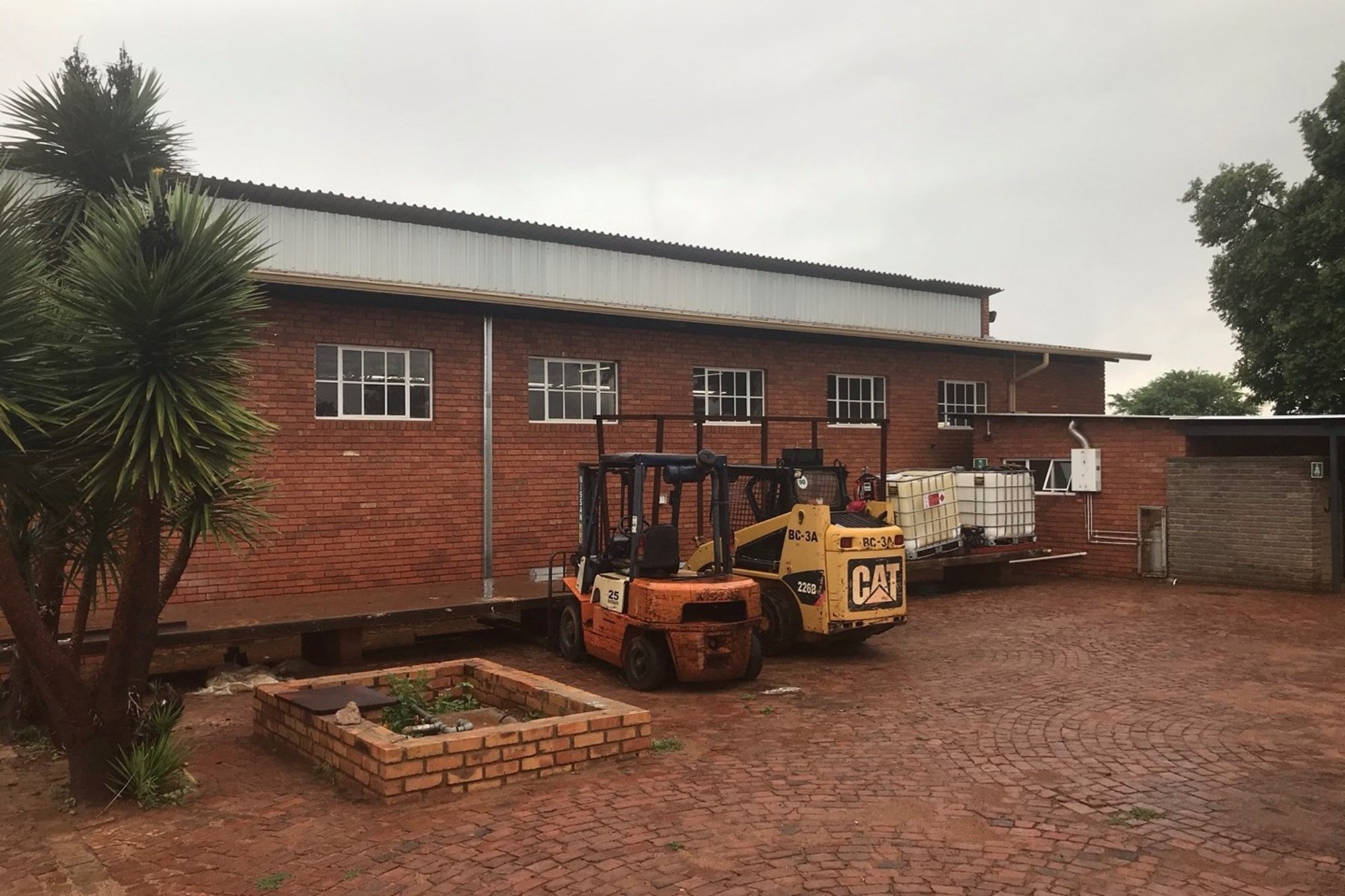 13.6 Ha Farm with 5 Houses, Offices and Warehouse 5