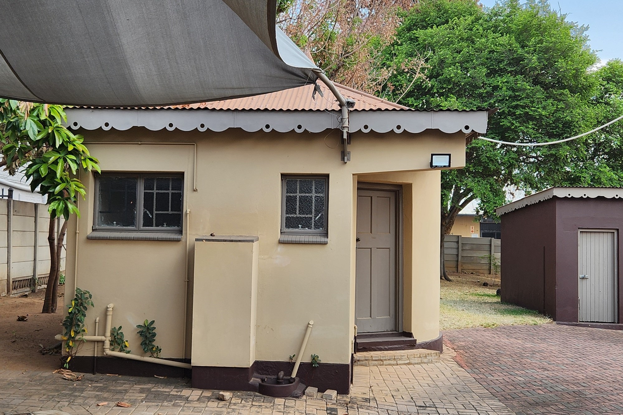 Fore Sale: Historic House with Business Rights