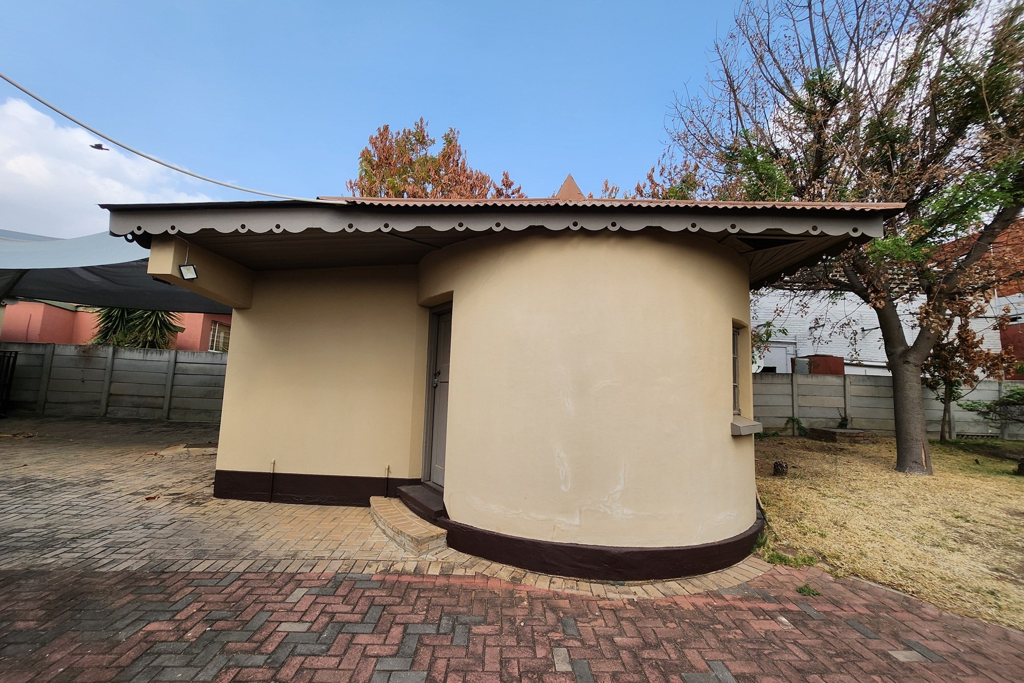 Fore Sale: Historic House with Business Rights