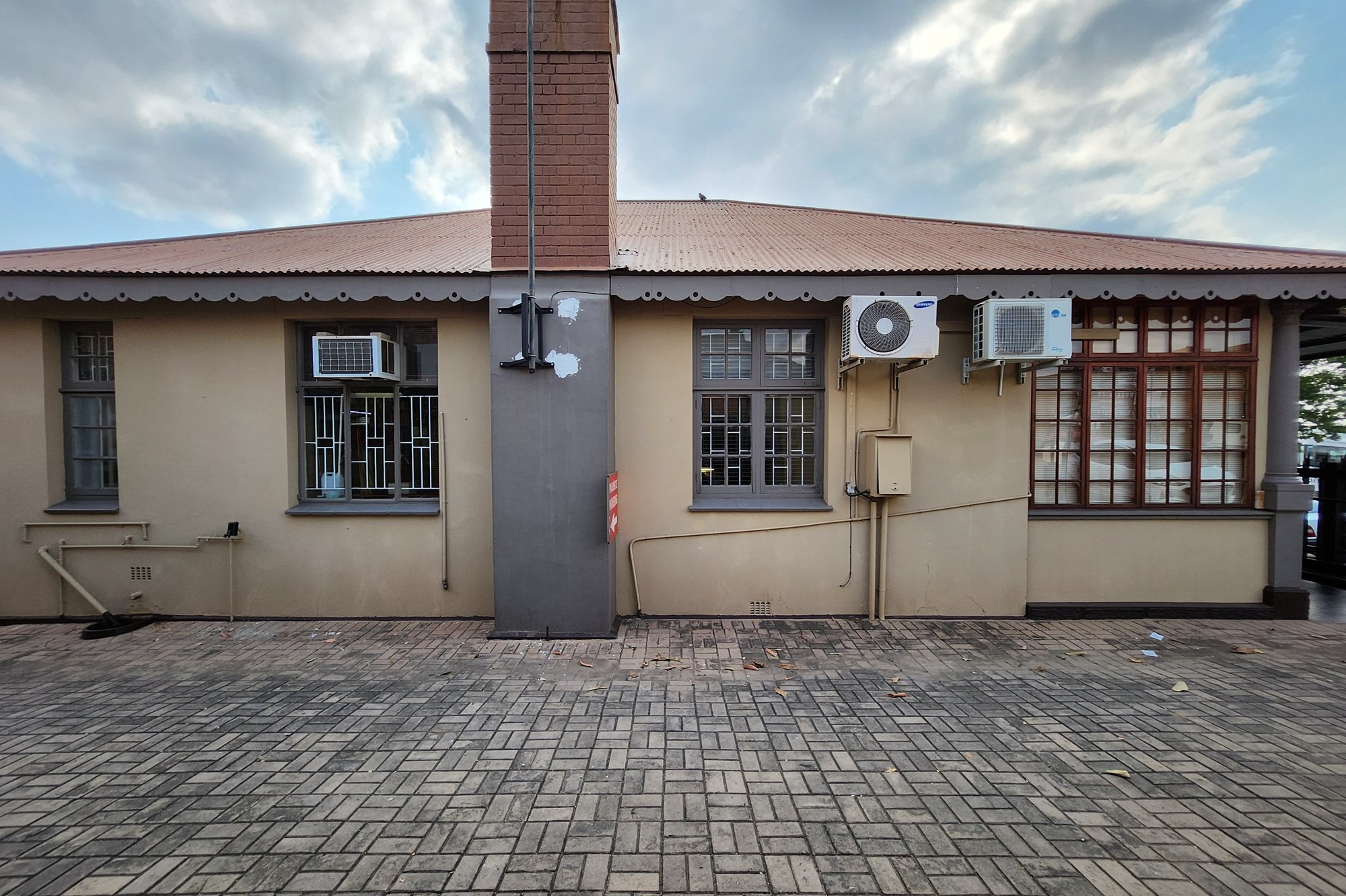 Fore Sale: Historic House with Business Rights