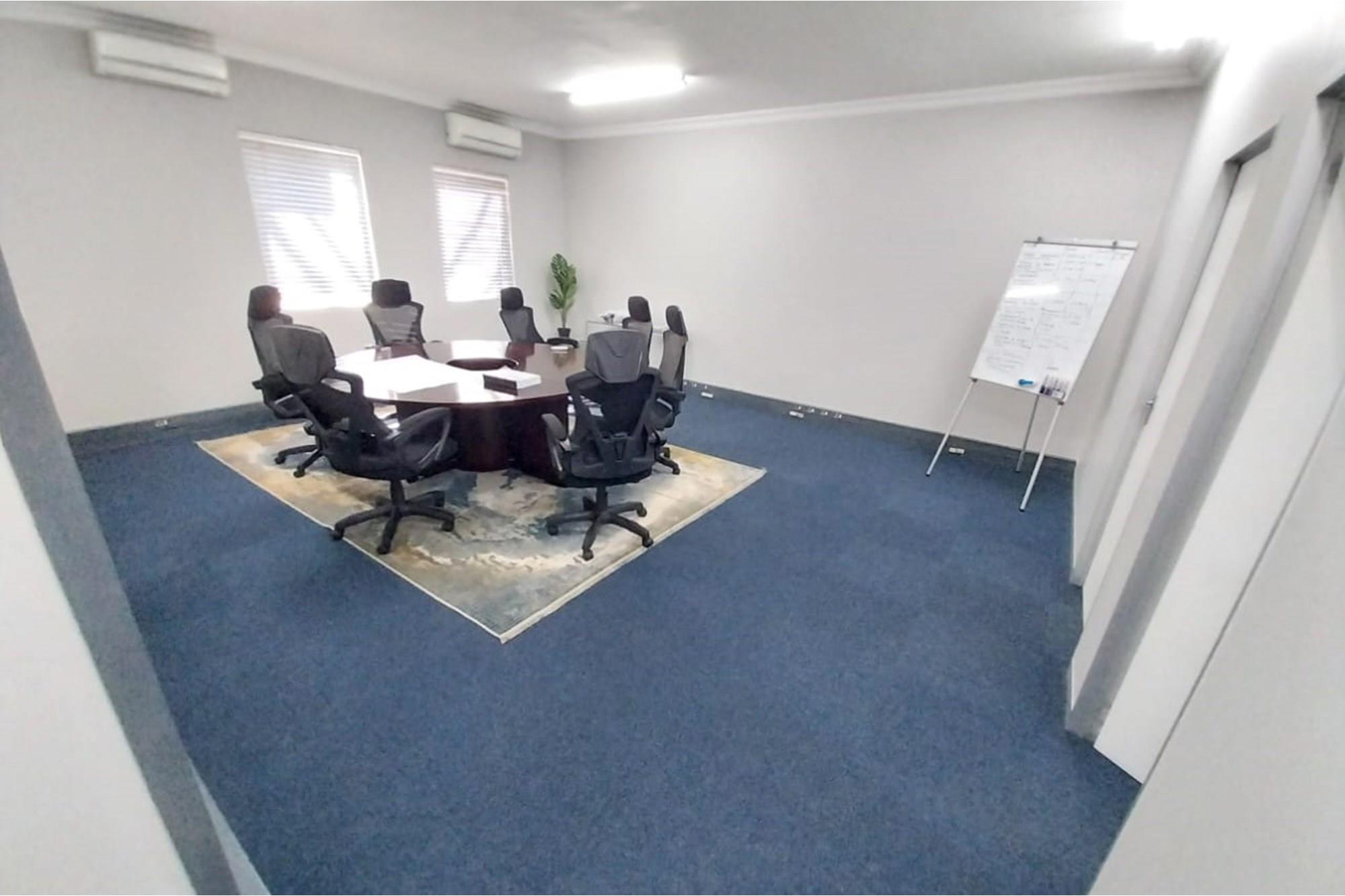 Commercial property for sale in Die Hoewes