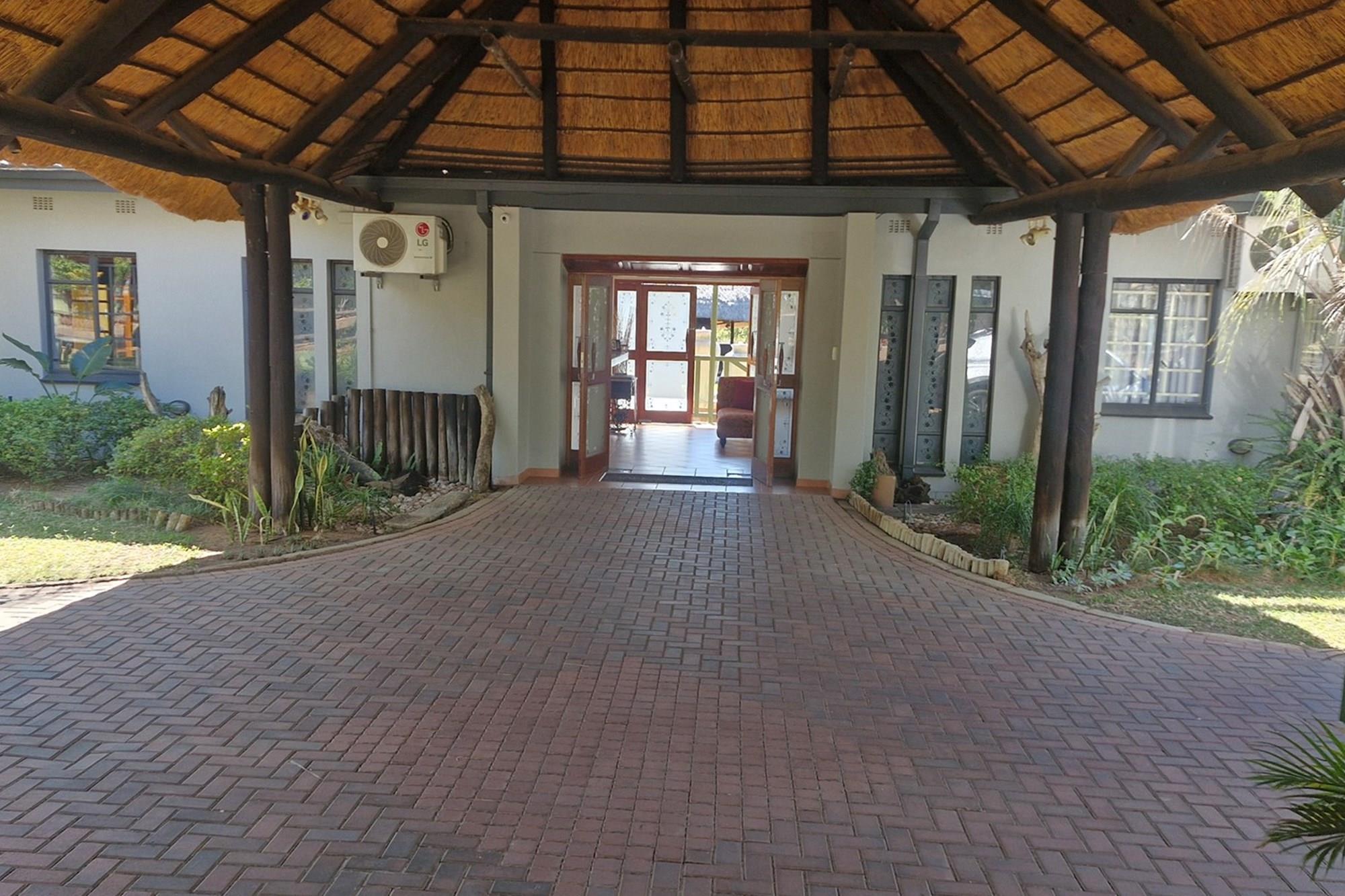 COMMERCIAL PROPERTY - CONNECT YOUR HEART WITH THIS BUSINESS