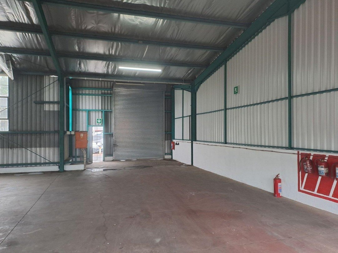 Warehouse for rent in New Germany, Pinetown, KwaZulu Natal, 100 m²