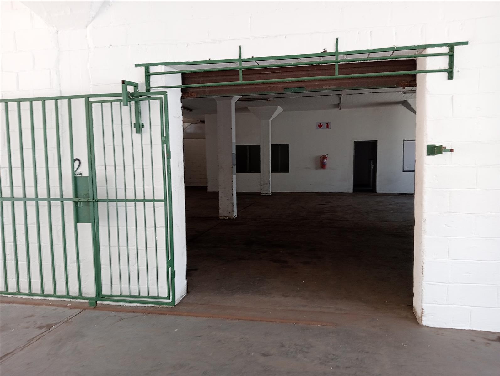 Warehouse for rent in Jacobs, Durban, KwaZulu Natal, 700 m²