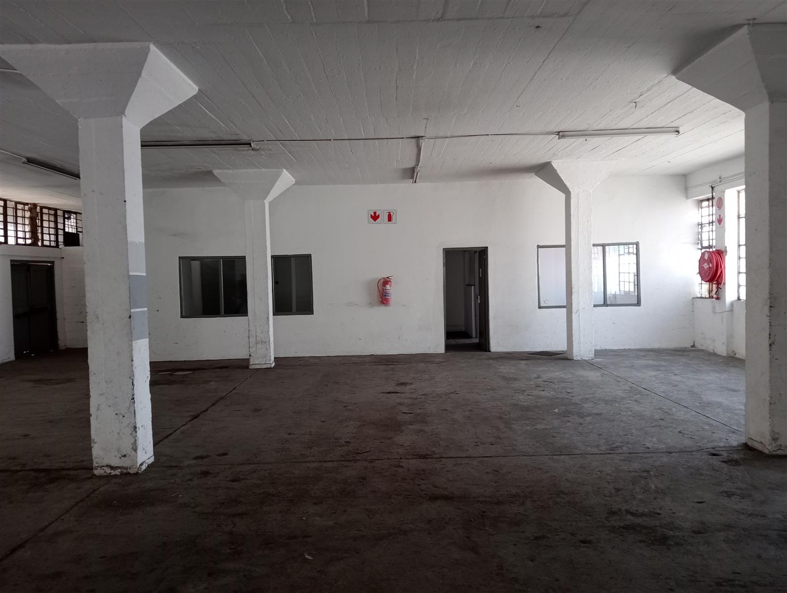 Warehouse for rent in Jacobs, Durban, KwaZulu Natal, 700 m²