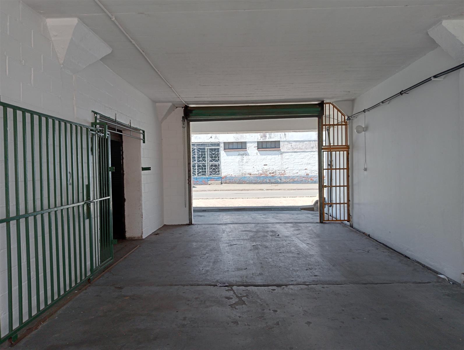Warehouse for rent in Jacobs, Durban, KwaZulu Natal, 700 m²